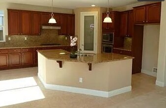 552 W Cancion Ct in Mountain House, CA - Building Photo - Building Photo