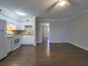 Bella Capri in Grand Prairie, TX - Building Photo - Interior Photo