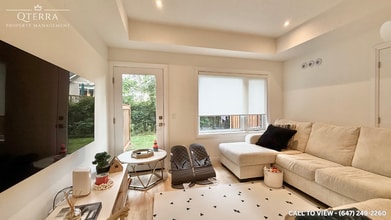 31 Lily Ln in Guelph, ON - Building Photo - Building Photo