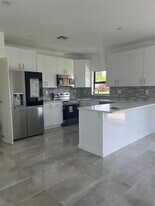 2877 SE 1st Ct in Boynton Beach, FL - Building Photo