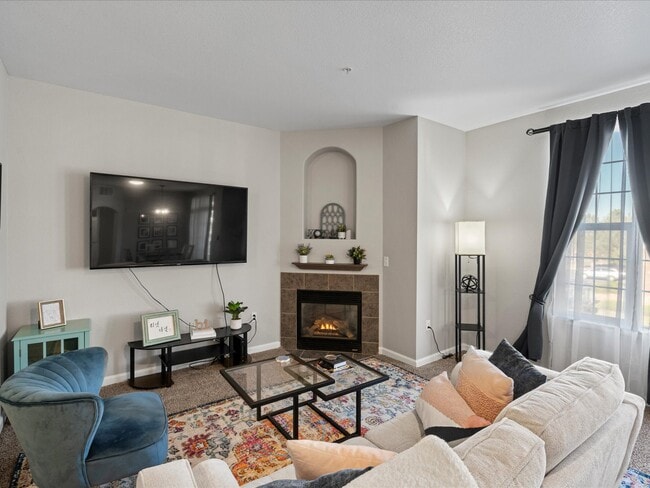 5726 N Genoa Way in Aurora, CO - Building Photo - Building Photo
