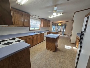 140 Elsie Lamm Rd in Sanford, NC - Foto de edificio - Building Photo