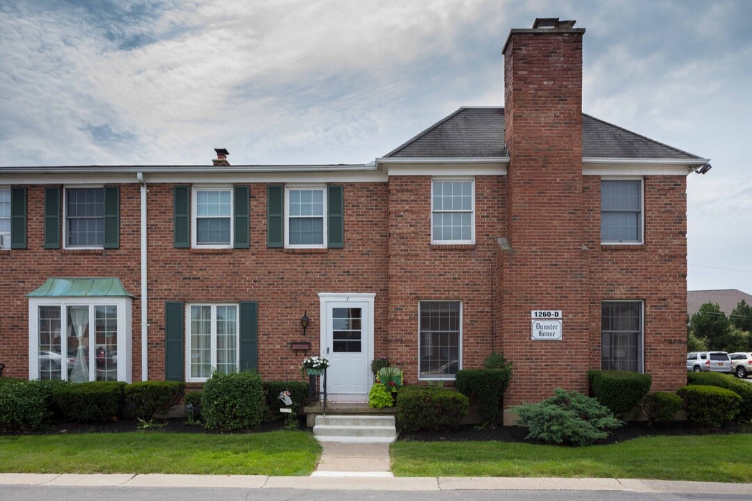 Bowdoin Square Apartments in Amherst, NY - Building Photo