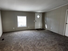 213 Walker Dr in Lincolnton, NC - Building Photo - Building Photo