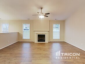 205 Brookstone Dr in Mount Holly, NC - Building Photo - Building Photo