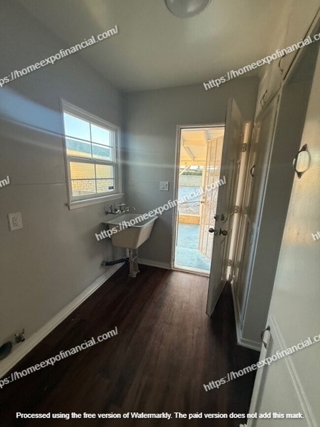 922 S Vicentia Ave in Corona, CA - Building Photo - Building Photo