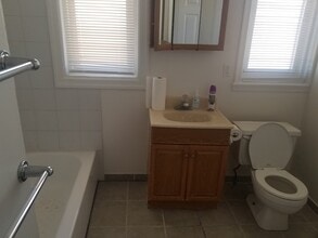 1226 W Allegheny Ave, Unit 2 Front in Philadelphia, PA - Building Photo - Building Photo