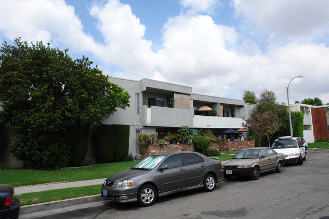 8371 Northgate Ave in Canoga Park, CA - Building Photo - Building Photo