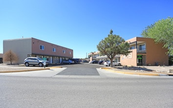 Corona Del Sol Apartments in Albuquerque, NM - Building Photo - Primary Photo