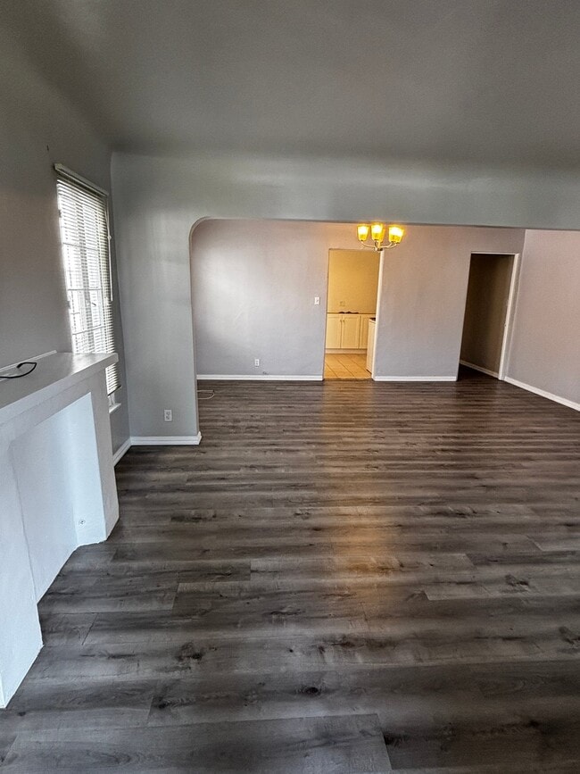 1850 S Curson Ave