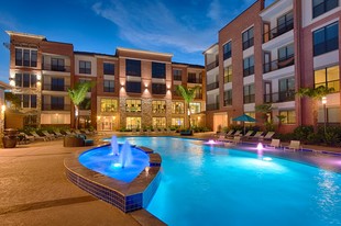 1300 North Post Oak Apartments