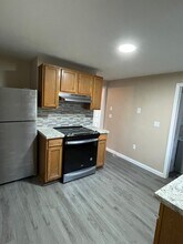 62 E Water St, Unit 2 in Taunton, MA - Building Photo - Building Photo