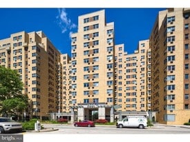 2601 Pennsylvania Ave in Philadelphia, PA - Building Photo