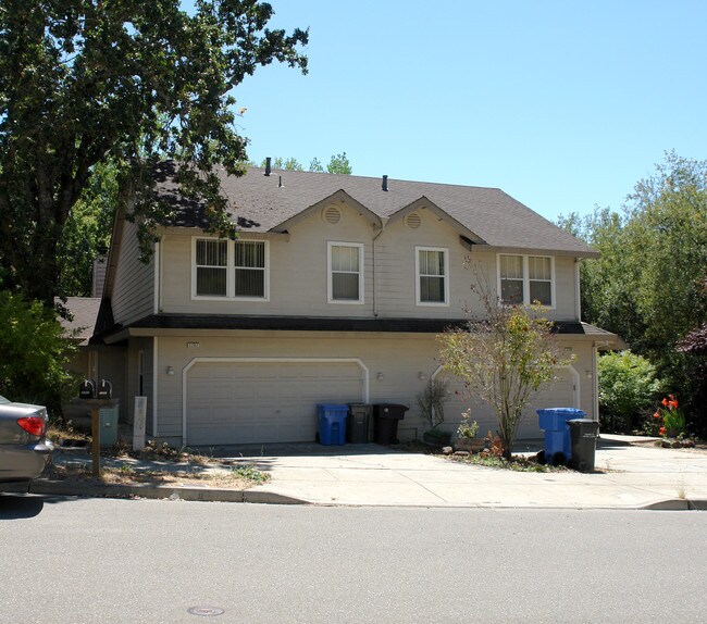 3200 Nielsen Ct in Santa Rosa, CA - Foto de edificio - Building Photo