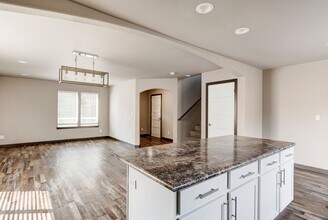 1223 S Leahy Dr in Coupeville, WA - Building Photo - Building Photo