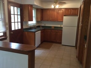 126 W Shore Dr in Lake Ariel, PA - Foto de edificio - Building Photo