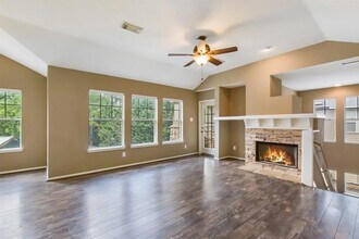 80 Scarlet Woods Ct in The Woodlands, TX - Foto de edificio - Building Photo