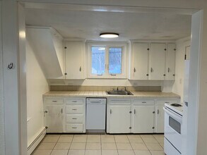 18 Center St, Unit 4 in Wolfeboro, NH - Building Photo - Building Photo