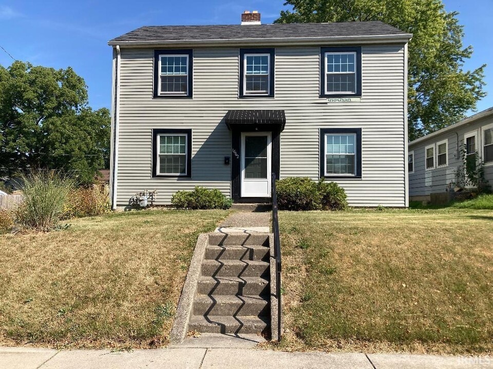 1662 W 4th St in Fort Wayne, IN - Foto de edificio