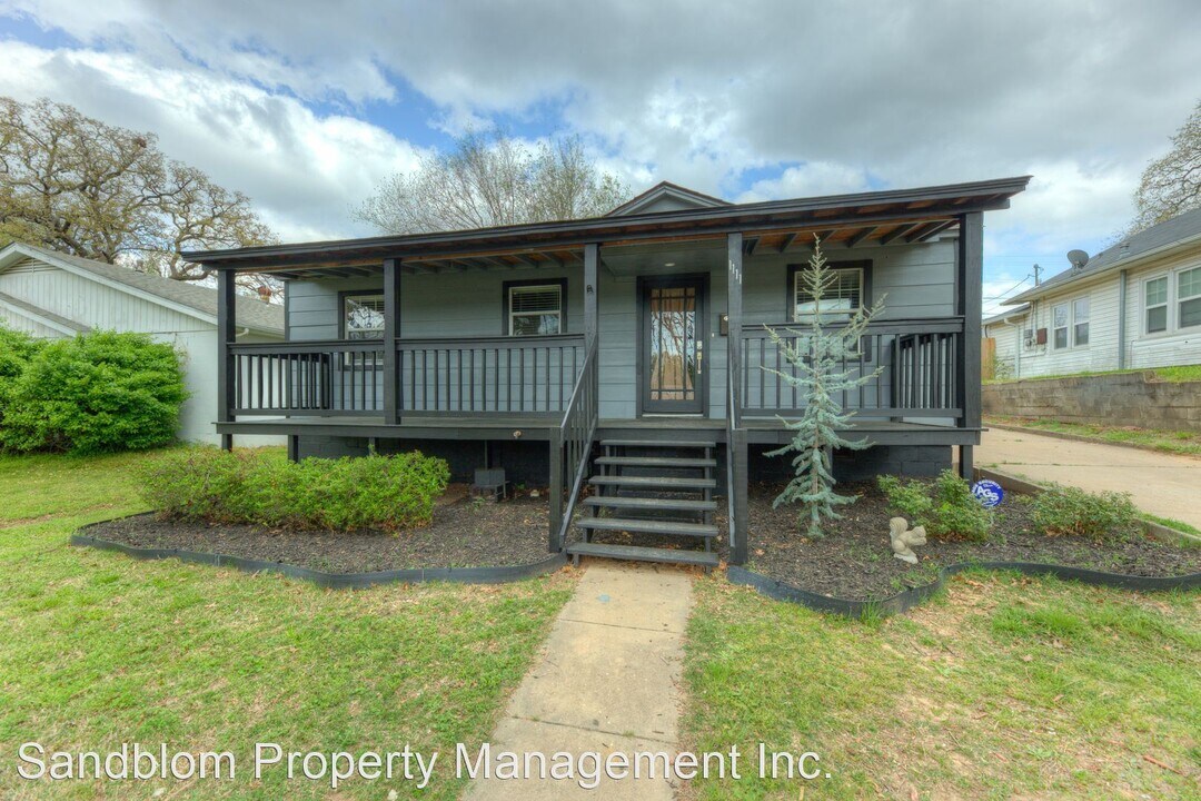 1111 N Garfield Ave Photo