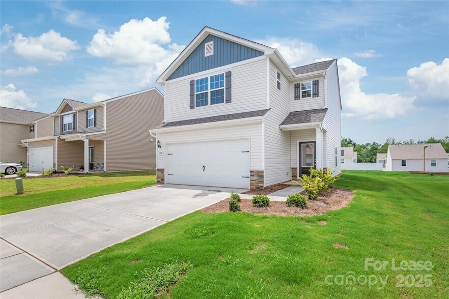 2238 Transatlantic Ave in Charlotte, NC - Building Photo