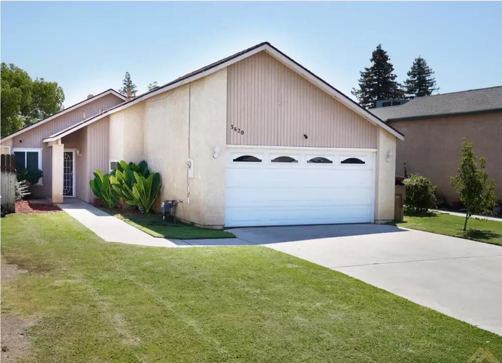3620 Rosemary Ct in Bakersfield, CA - Building Photo