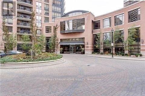 33-833 Sheppard Ave E in Toronto, ON - Building Photo