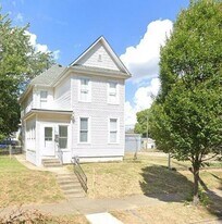 58 E Barthman Ave in Columbus, OH - Building Photo
