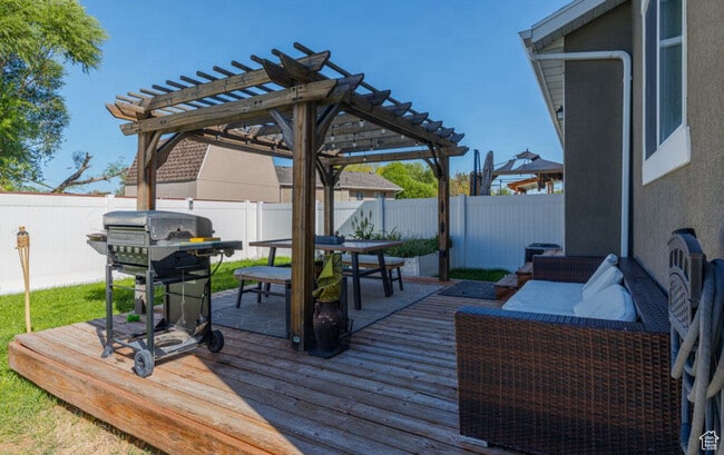 property at 2734 S Riverhead Dr