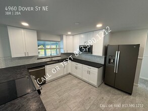 4960 Dover St NE in St. Petersburg, FL - Building Photo - Building Photo