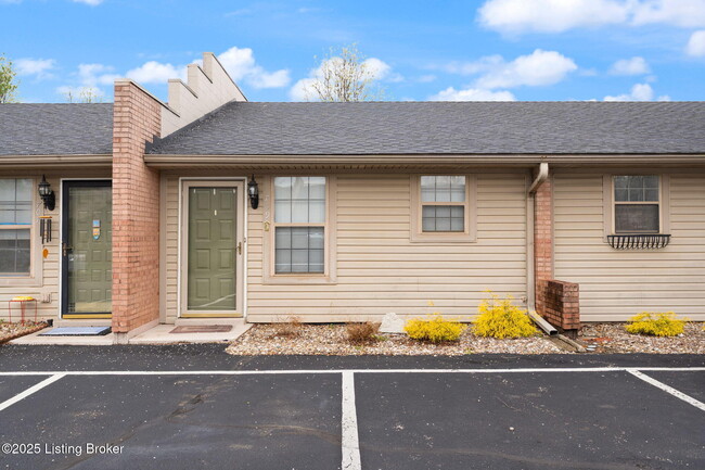 709 Victoria Ct in New Albany, IN - Building Photo - Building Photo
