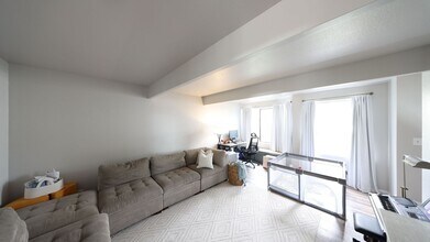 723 SW 14th Ct in Oak Harbor, WA - Building Photo - Building Photo