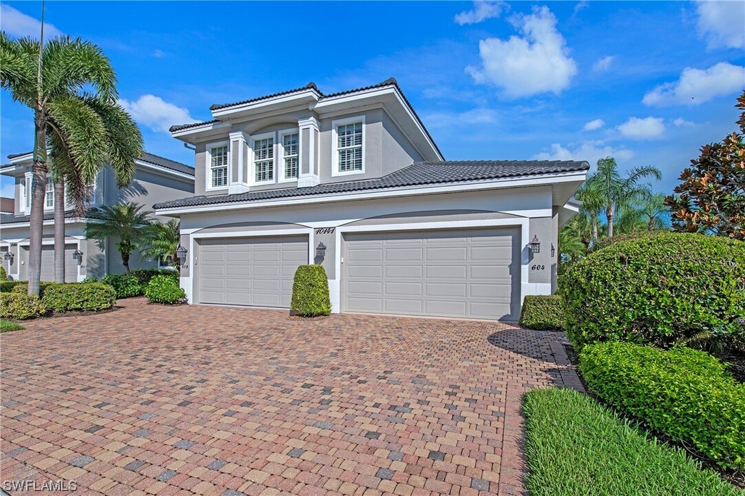 10141 Bellavista Cir in Miromar Lakes, FL - Foto de edificio