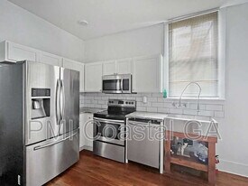 1012 E Park Ave in Savannah, GA - Building Photo