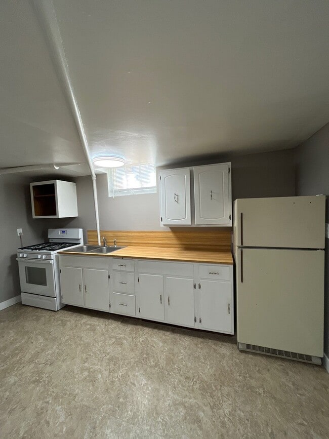 3502 W St, Unit 3 in Lincoln, NE - Building Photo - Building Photo