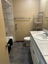 451 W Yucca Ct, Unit 218 in Tucson, AZ - Building Photo - Building Photo