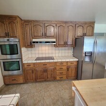 2535 Hampton Ave in Redwood City, CA - Building Photo - Building Photo