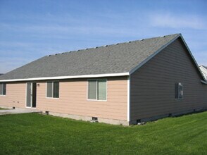 4412 Valencia Dr in Pasco, WA - Building Photo - Building Photo