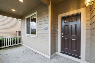 9818 198th St E in Graham, WA - Building Photo - Building Photo