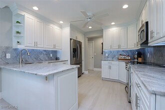 836 Bentwood Dr in Naples, FL - Building Photo - Building Photo