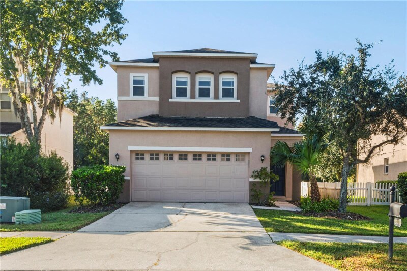 27004 Stillbrook Dr in Wesley Chapel, FL - Foto de edificio