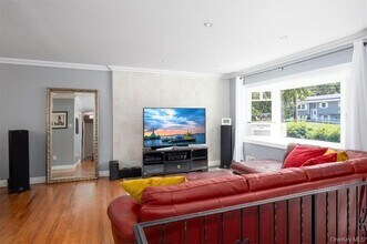 1 N Amundsen Ln in Airmont, NY - Building Photo - Building Photo