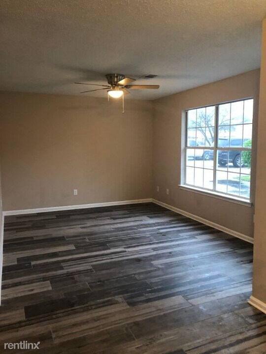 1103 W Myrtle St in Cabot, AR - Building Photo
