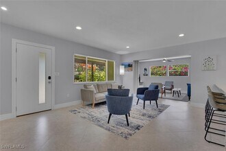 1155 6th St S in Naples, FL - Building Photo - Building Photo