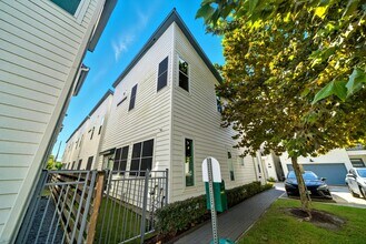 506 W Donovan St in Houston, TX - Building Photo - Building Photo