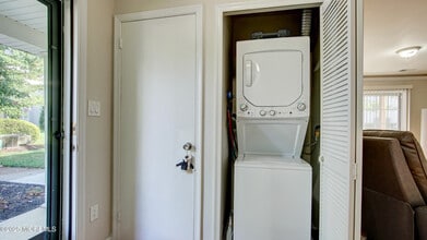 227 Paddington Ct in Englishtown, NJ - Building Photo - Building Photo