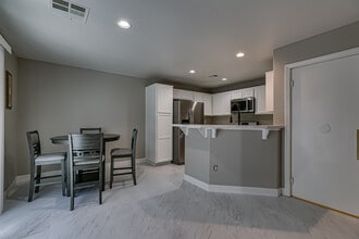 7252 Quarterhorse Ln in Las Vegas, NV - Building Photo - Building Photo