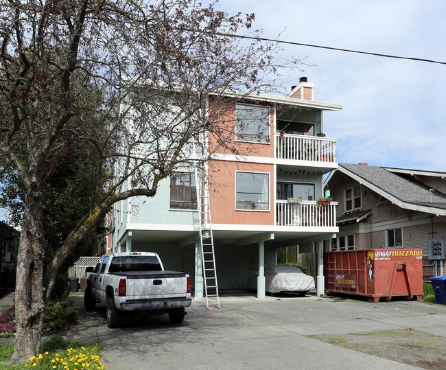 1552 52nd St in Seattle, WA - Building Photo - Building Photo