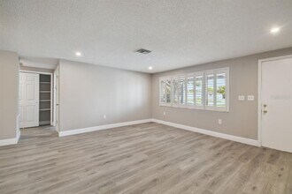 7721 Heather St in New Port Richey, FL - Building Photo - Building Photo