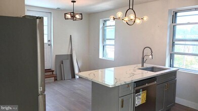 3701 Baring St-Unit -#3 in Philadelphia, PA - Building Photo - Building Photo